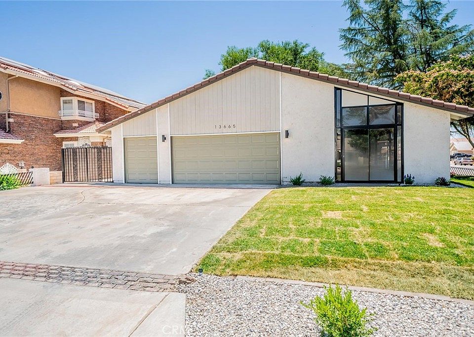 1st image of 13665 Driftwood Dr