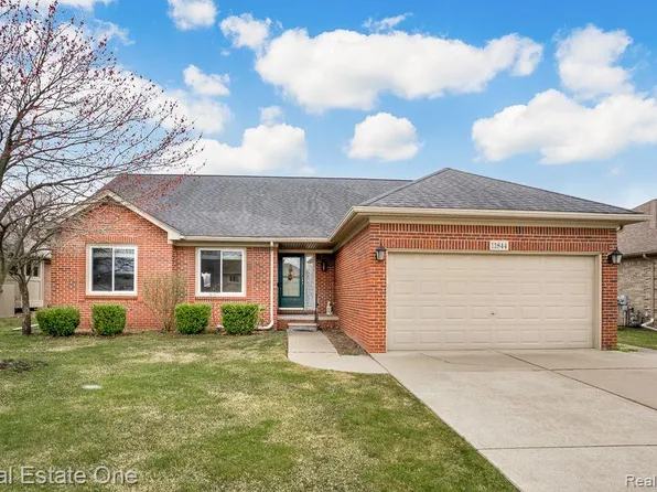 11844 Sara Ln, Washington, MI 48094