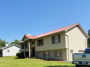 2950 Spangenberg Rd, Winston Salem, NC 27127