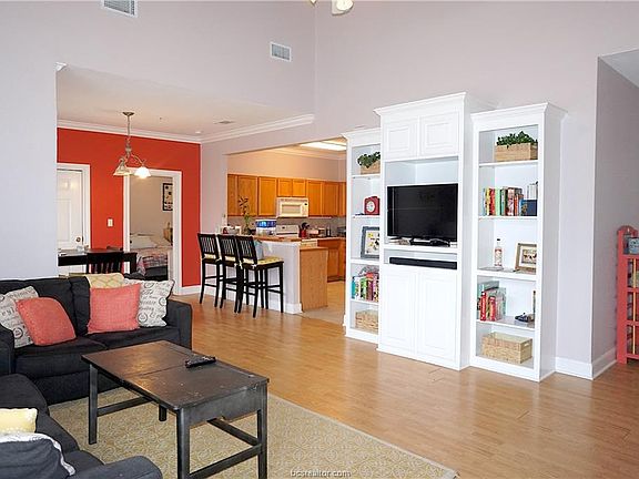 4th image of 801 Luther St W Unit 1501