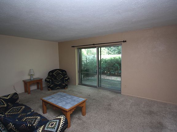 4th image of 726 Garland Cir APT F