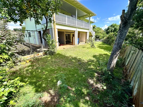 1940 Palamoi St, Pearl City, HI 96782