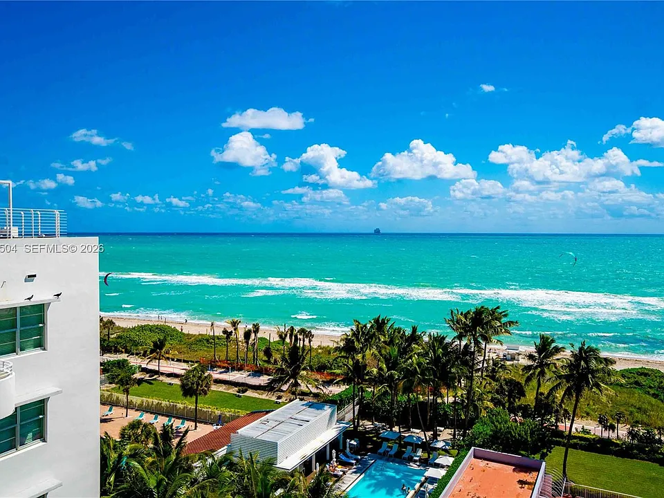 2401 Collins Ave #1112