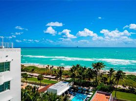 2401 Collins Ave