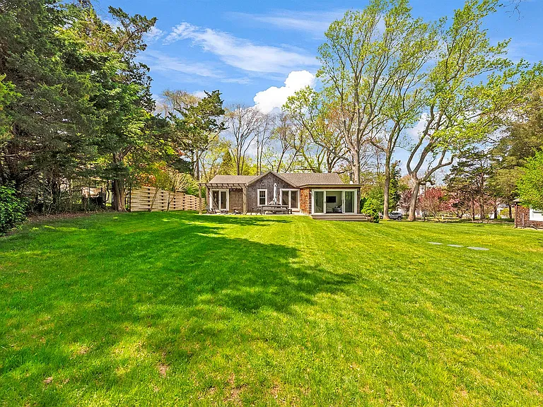 14 Oak Ln — Photo 17