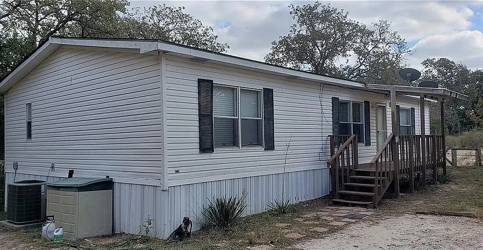 732 Hidden Oaks Dr