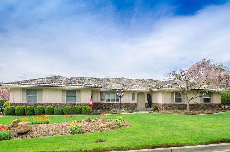 Large home with pool!