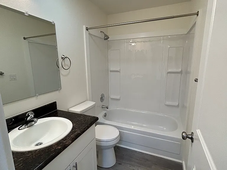 Olympic View Apartments — Photo 32