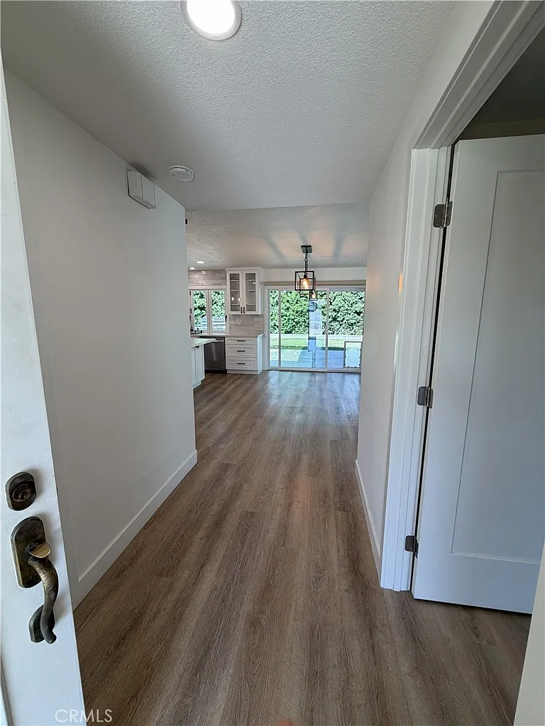 4 bed, 1426 sqft, $5,499 — Photo 4