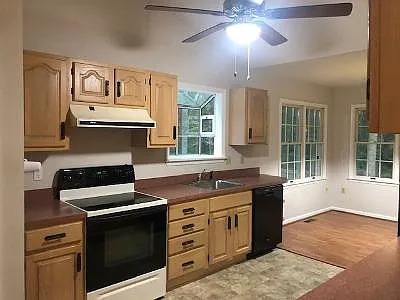 3 bed, 1547 sqft, $2,200 — Photo 3