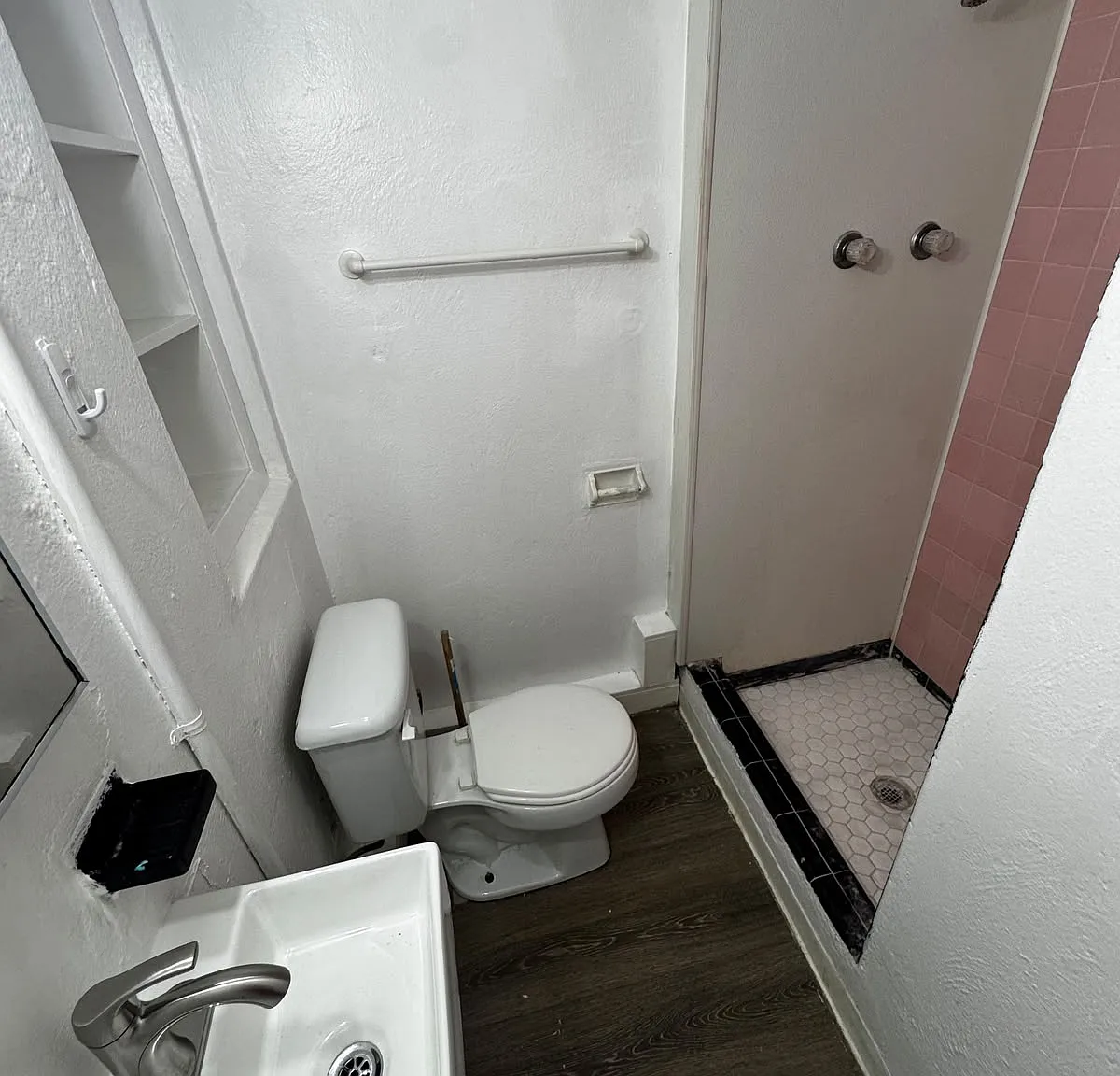 Studio, $800 — Photo 3