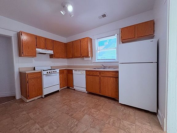 4th image of 523 W Maple Ave APT 2-A
