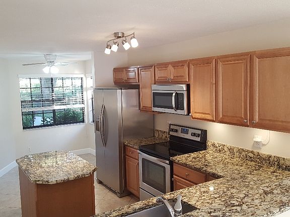 Updated kitchen, stainless