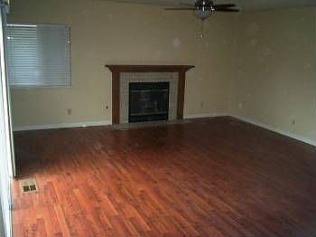 4th image of 2104 Saint Andrews Ct