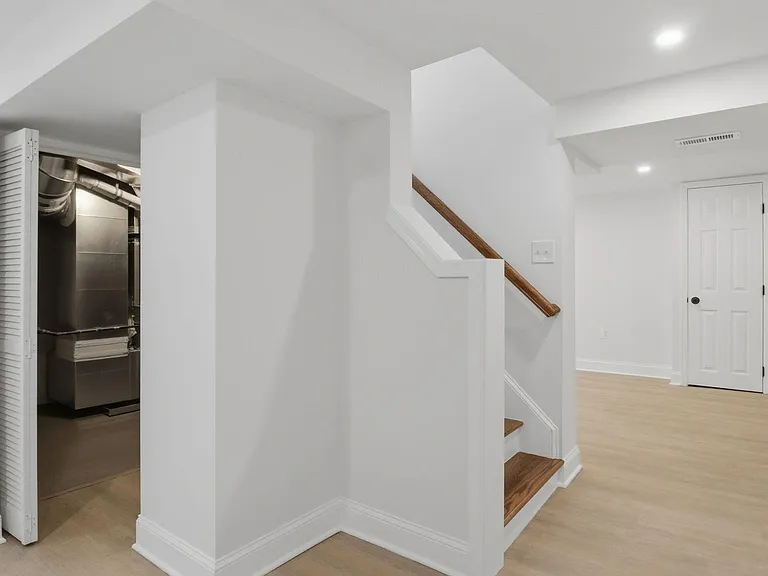 5633 Jamestown Rd — Photo 32