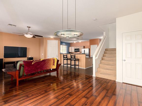 4th image of 3026 E Dunbar Dr