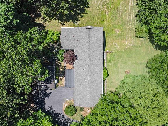 4th image of 120 Forsythia Dr