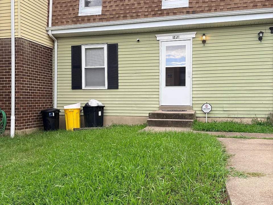 1821 Graybird Ct