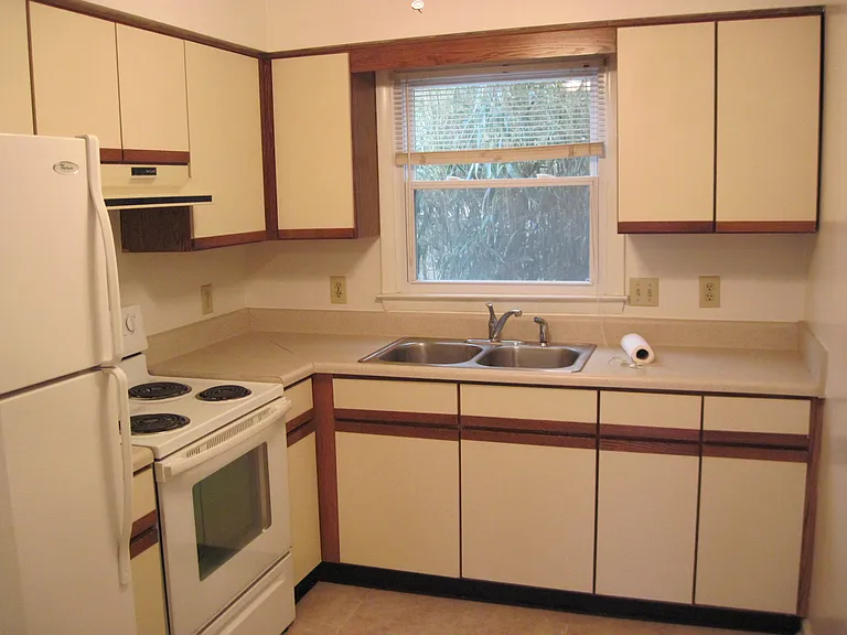 1543 Lea View Ave #B — Photo 5