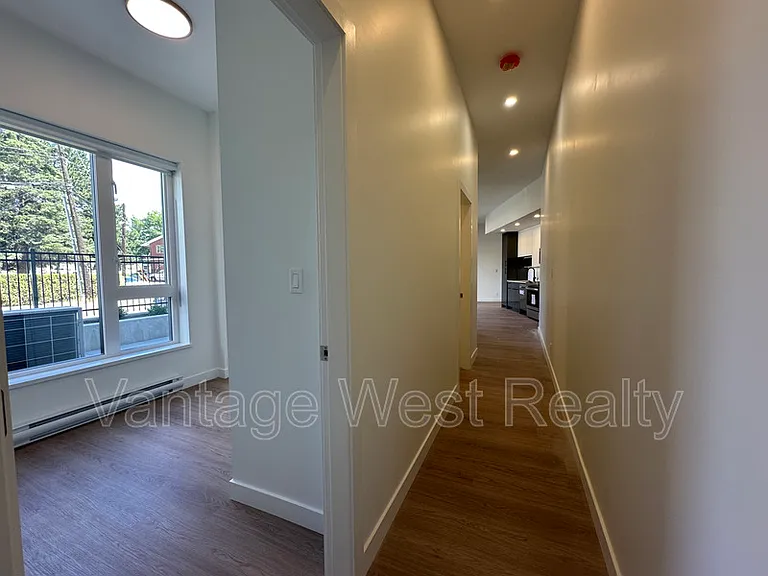 1381 Belaire Ave #Townhouse 3 — Photo 18