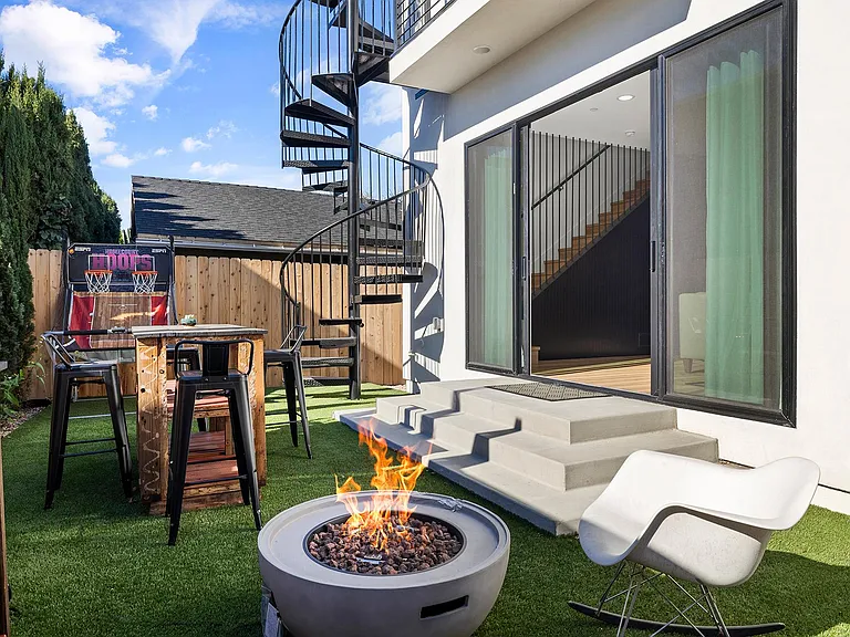 1916 W Ct — Photo 6