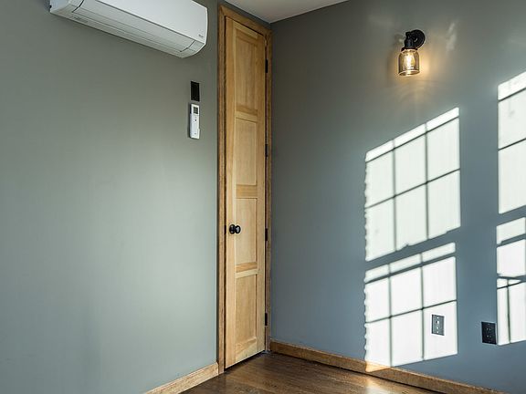 5th image of 194 Montrose Ave #3H