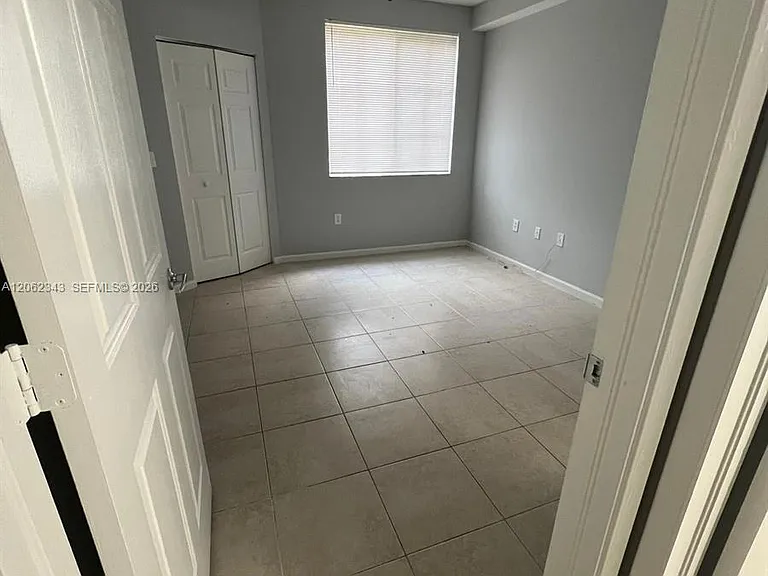 8020 N Nob Hill Rd #102 — Photo 5