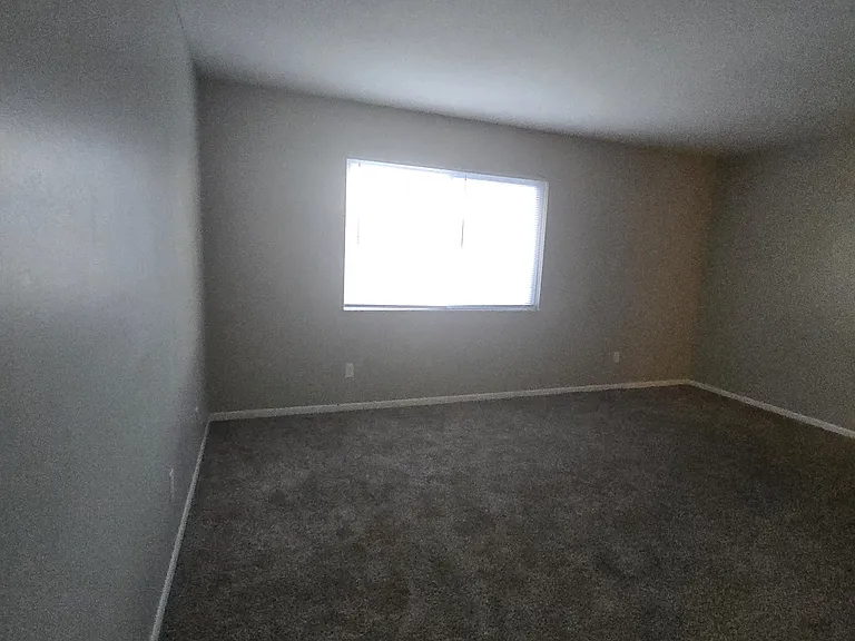 828 Whitethorne Ave #C — Photo 5