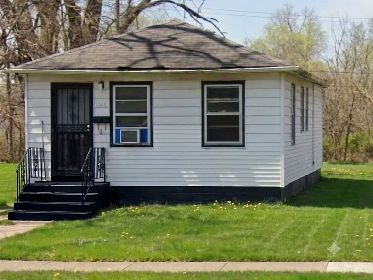 2048 Martin Luther King Dr — Photo 1
