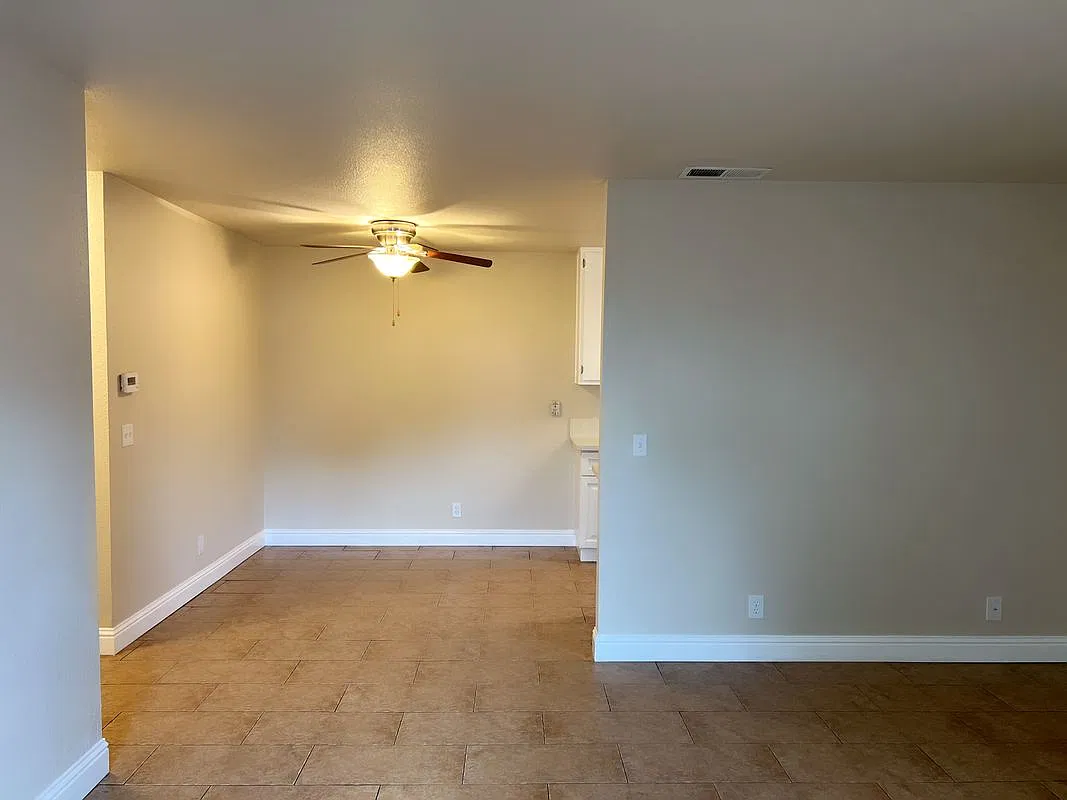 2 bed, 2.0 bath, 883 sqft, $1,950 — Photo 4