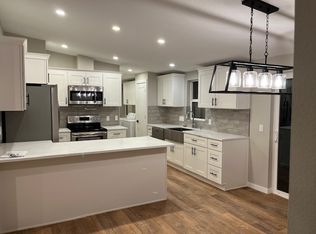 915 E Owens Rd, Chattaroy, WA 99003