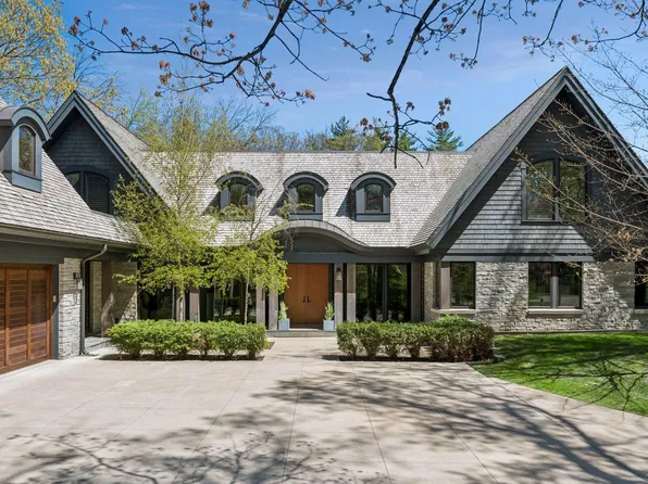 2201 Isengard St, Minnetonka, MN 55305