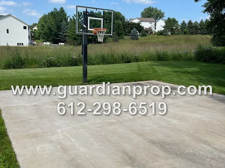 7303 Hidden Valley Ln S — Photo 28