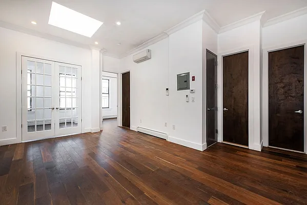 Rented by EXR | media 15