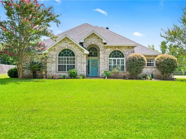 121 Jordan Ln, Pineville, LA 71360