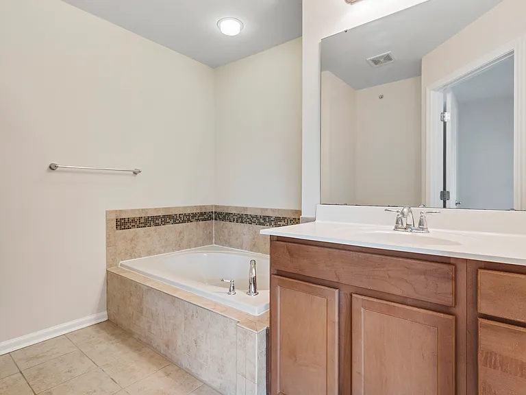 201 Susan Cir — Photo 12