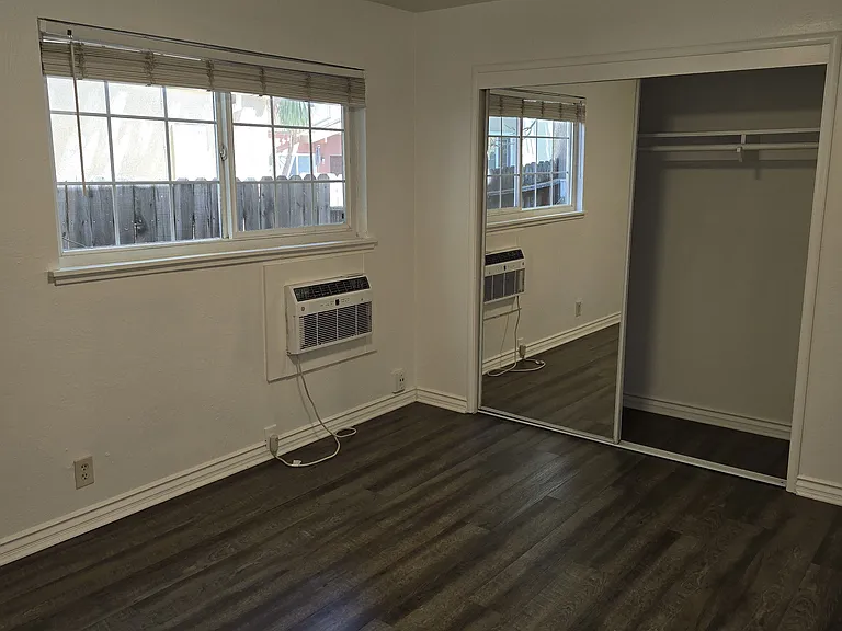 2405 F St #4 — Photo 6