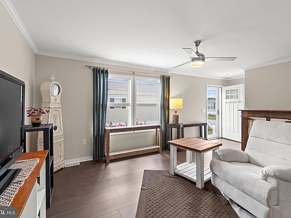 5th image of 33418 Buttercup St