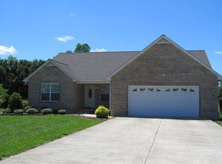 5572 Willow Oak Dr, Baxter, TN 38544