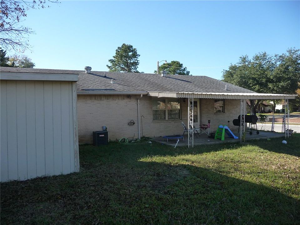 2nd image of 1025 Springwood Dr