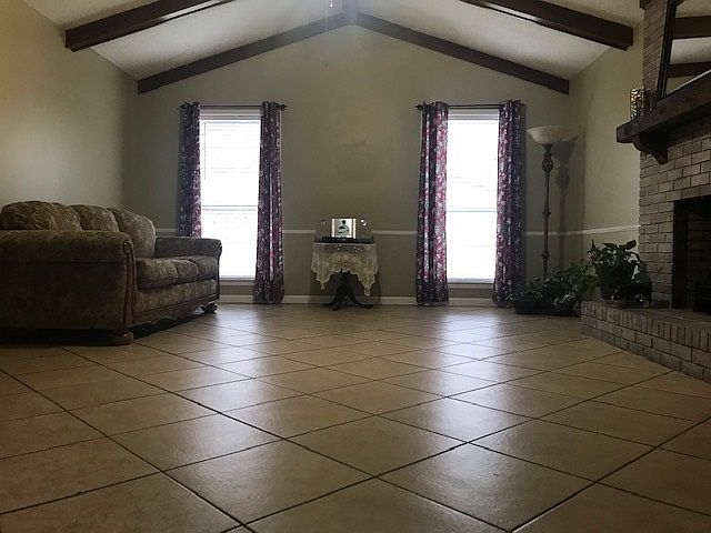 2nd image of 516 Black Oak Cir