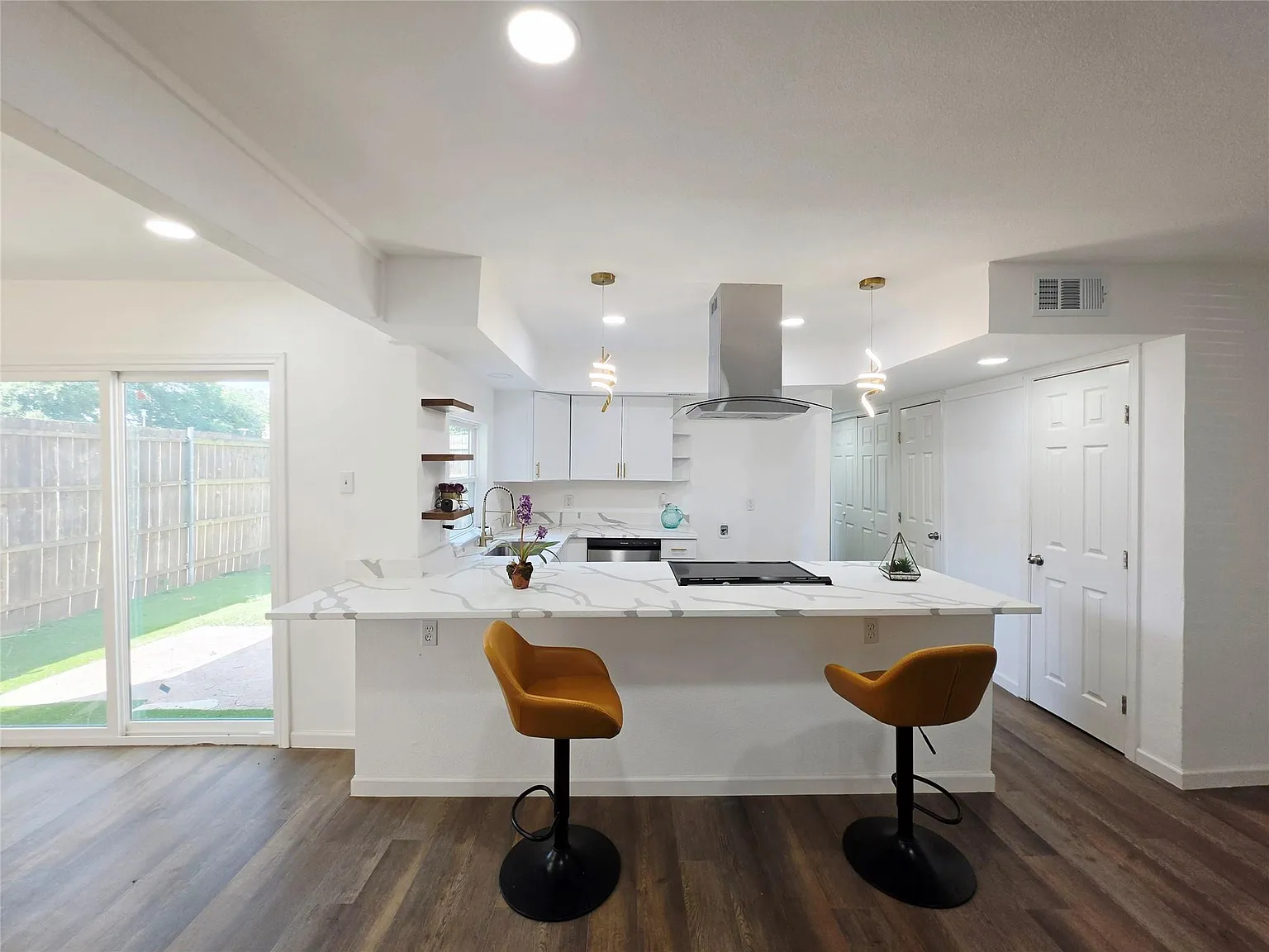4 bed, 1472 sqft, $2,500 — Photo 4