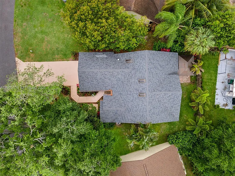 4220 Grove Park Ln — Photo 37