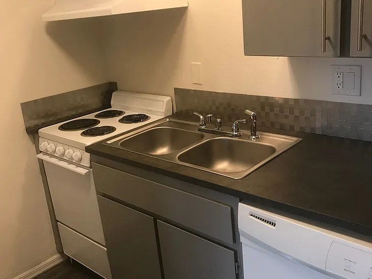 Park Place West — Photo 3