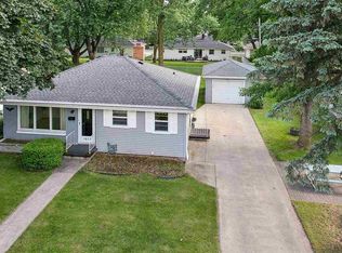 1672 Fiesta Ln, Green Bay, WI 54302