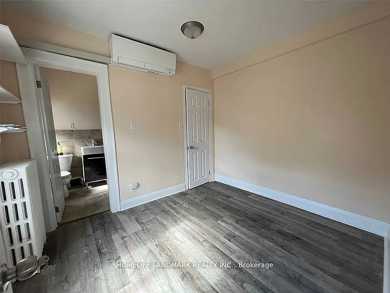 2398 Bloor St W #1 — Photo 4