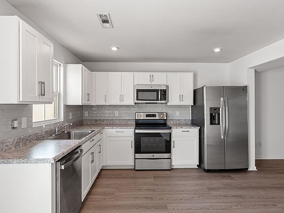 4th image of 3626 Brookway Dr