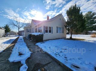 1645 Spruce St, Terre Haute, IN 47807