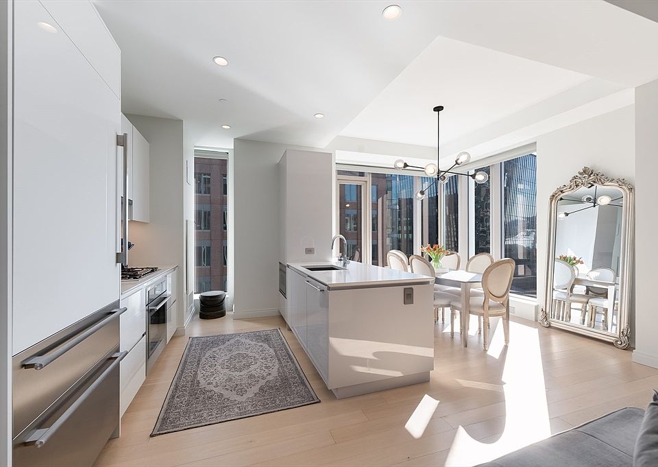 1st image of 135 Seaport Blvd Unit 1806