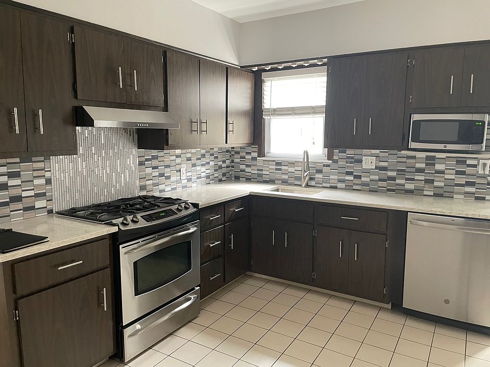 1st image of 93 Nelson Ave Floor 1